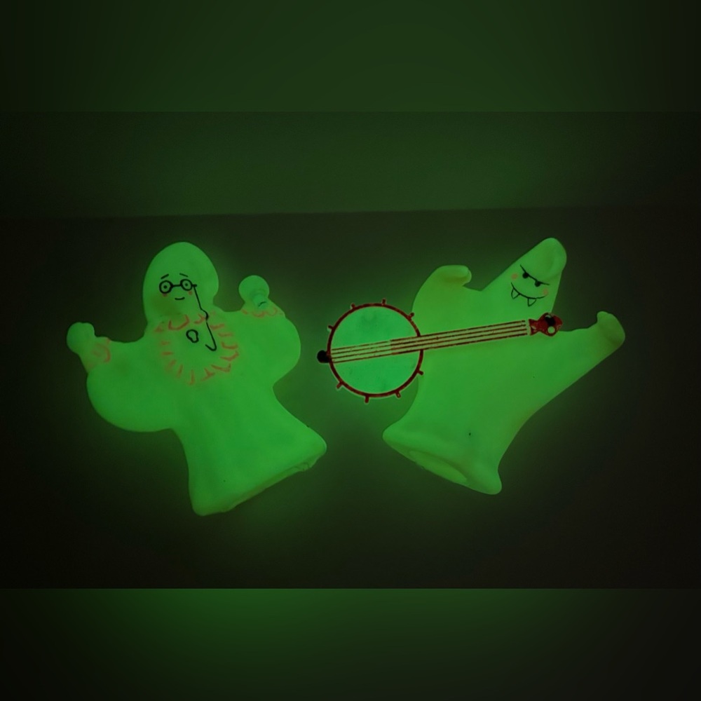 2 Vintage Hasbro 1968 Kooky Spooky Glow In The Dark Finger Puppets